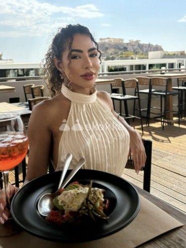 💎 A Brazilian Firecracker 💎